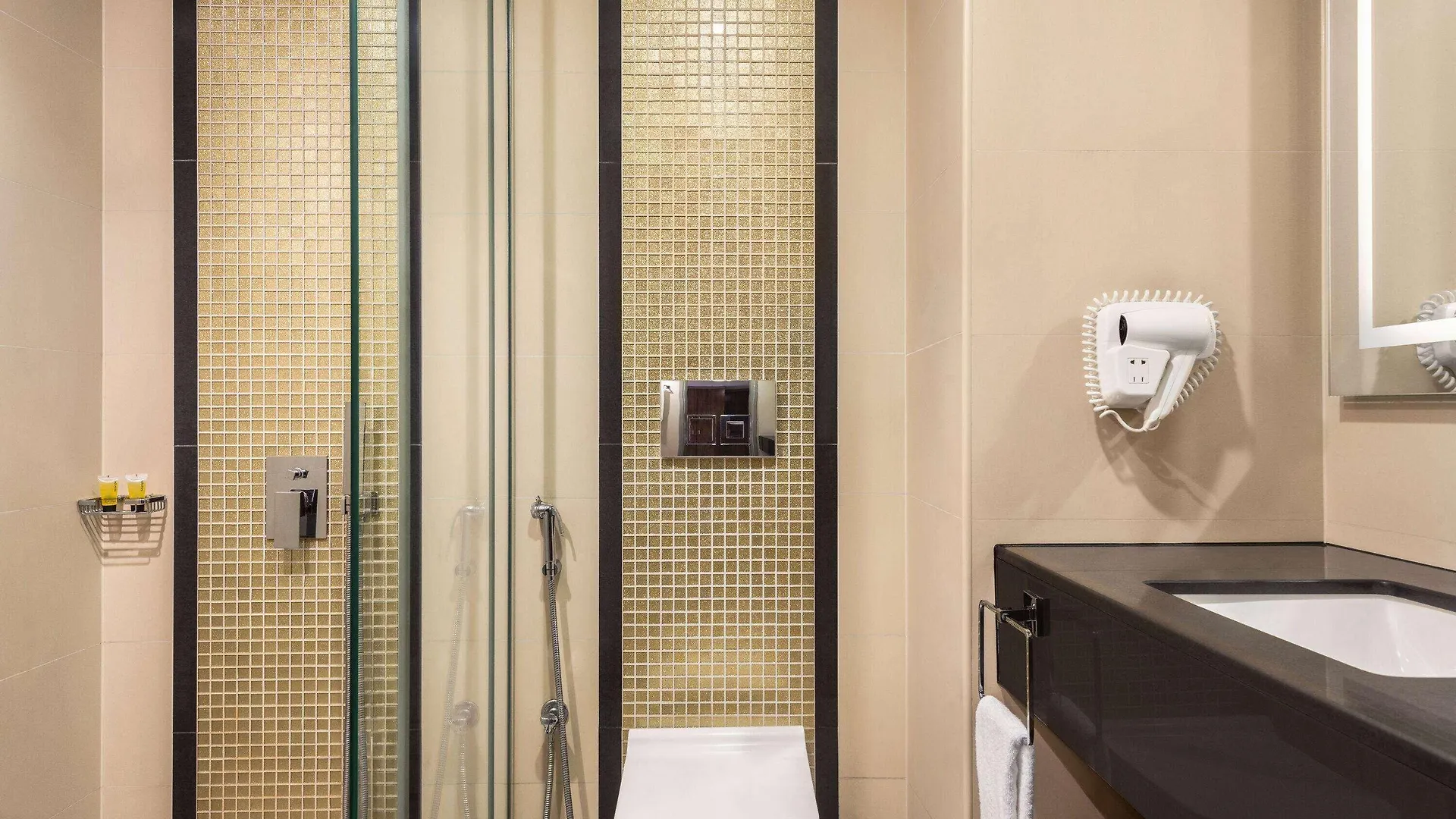 Ramada By Wyndham Makkah Zad Al Tayseer Mecca 3*,