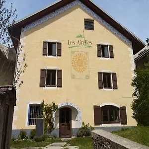 https://bnb-les-airelles-05100.fr-provencehotel.com