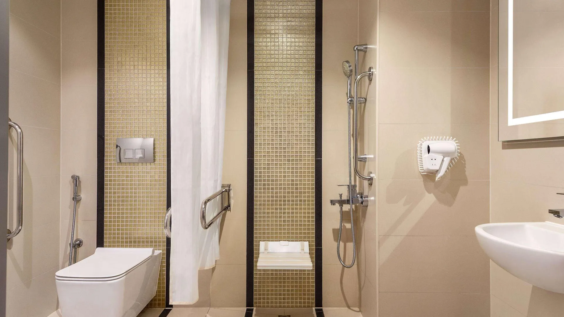 Ramada By Wyndham Makkah Zad Al Tayseer Mekke Otel